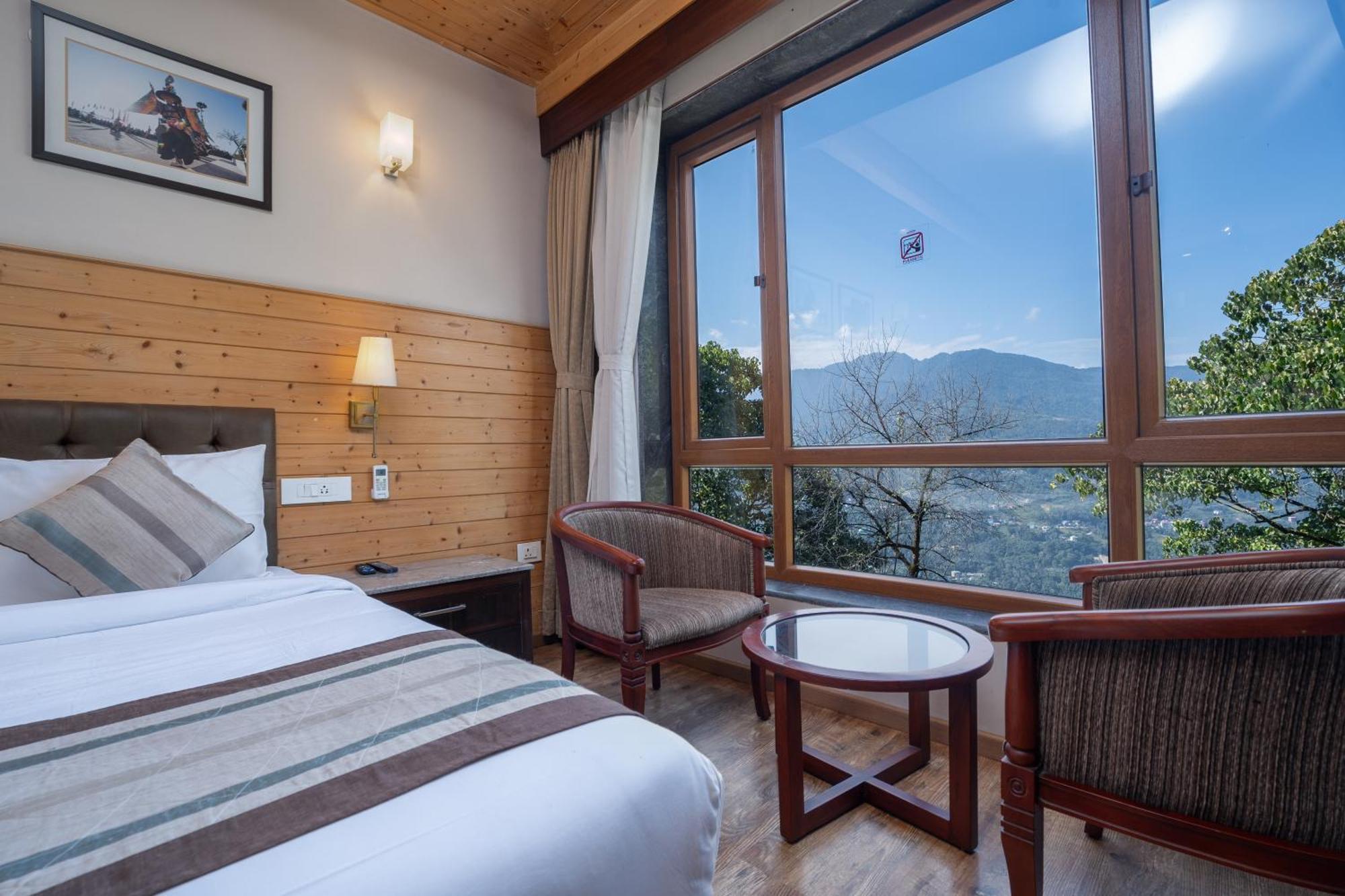 Summit Alpine Abode Hotel 5 Mins From Mg Marg Gangtok Exterior photo